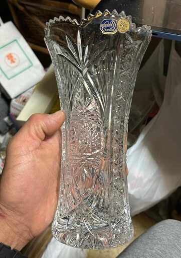 【チェコ】ボヘミアンクリスタル花瓶  |  22cm  |  24% PbO  | ヴィンテージスタイル | 交渉可能な価格