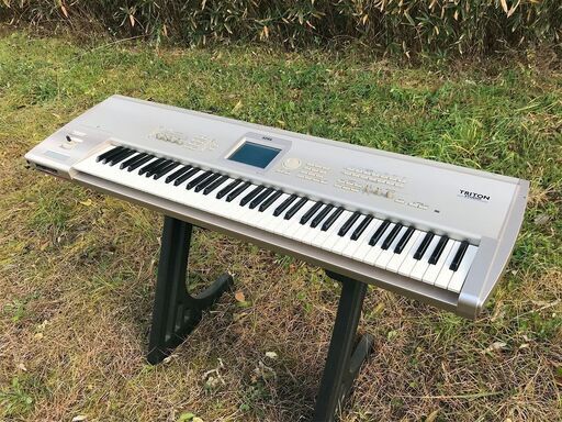 KORG TRITON STUDIO 76鍵 シンセサイザー 純正ハードケース付 (蓮二郎@プロフ必読)  花巻の鍵盤楽器、ピアノの中古あげます・譲ります｜ジモティーで不用品の処分