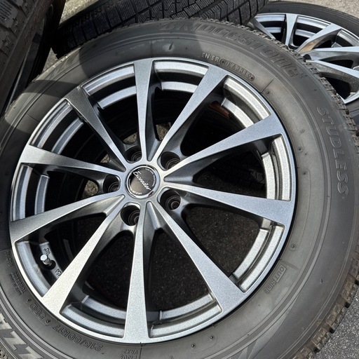 美品】スバル レヴォーグ ブリザックVRX3 スタッドレスセット