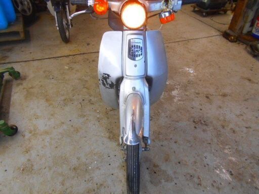 AA01型スーパーカブ50キャブ車実動書付き直すか部品取りにでもどうぞ。引取り限定になります。 AA01型スーパーカブ50キャブ車実動書付き直すか部品取りにでもどうぞ