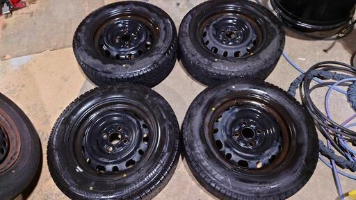 BS BRIDGESTONE BLIZZAK VRX3 215/60R16 16インチ スタッドレス 2本 22年製 バリ溝 ヴェゼル CX-3 エスティマ オデッセイ等　(KTE332) BS BRIDGESTONE BLIZZAK VRX3 215/60R16 16インチ スタッドレス 2本 22