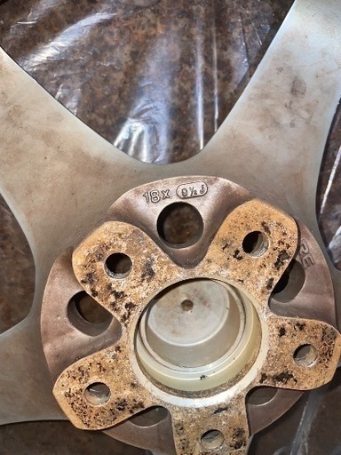 ニスモLM－GT4キャンペーン価格 ニスモLM GT4 18x8 1/2 2本 18x7 1/2