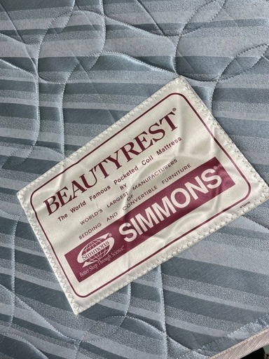 使用頻度少ない SIMMONS シモンズ Beautyrest PREMIUM Golden Value ゴールデンバリュー PILLOW TOP シングル フレーム付 総額約33万円 美品！SIMMONS シモンズ Beautyrest 高級マットレス♪ダブル用 楽天