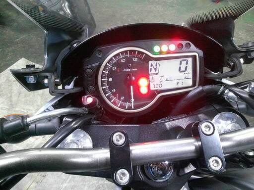 SUZUKI GSR750A 白 格安提供車 エンジン始動動画 半額配送キャンペーン