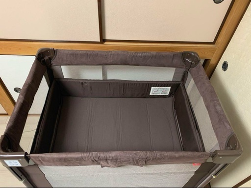 極美品 Aprica ココネルエアー プラス ベビーベッド ブラウン 折り畳み