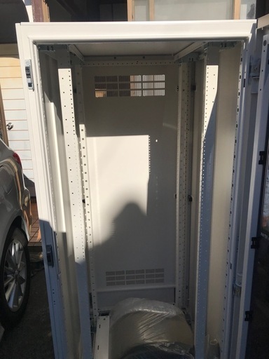 日東サーバーラック 33U 中古品 茨城から 日東工業 サーバーラックキズ