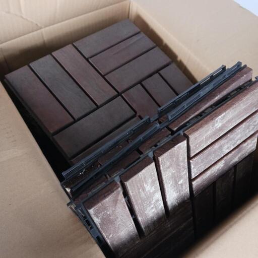 1233 屋外用 タイル 段ボール3箱分 枚数不明