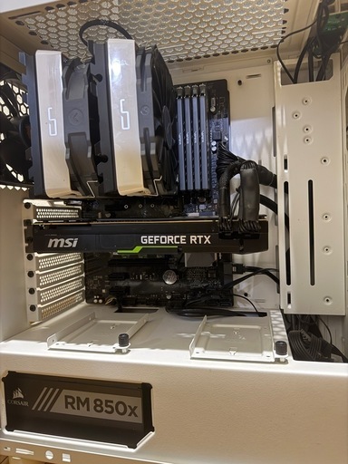 ゲーミングPC i7 9700K + RTX 2070 + 32 GB RAM 自製ゲームパソコン