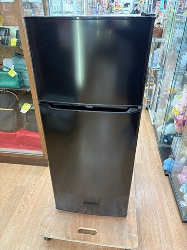 ☆ジモティー割引有☆ ﾊｲｱｰﾙ/2ﾄﾞｱ冷蔵庫/TR-N130C/130L/2023 Haier 2ドア