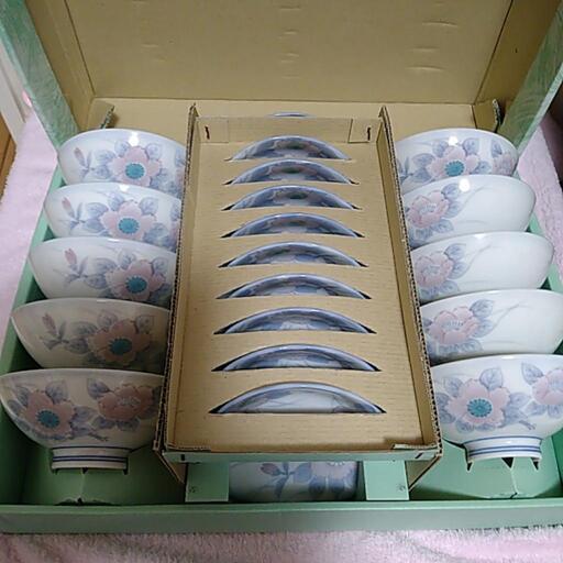 早目ご購入の方5:00円お値引き。湯呑みセット茶碗と皿セット2点セット