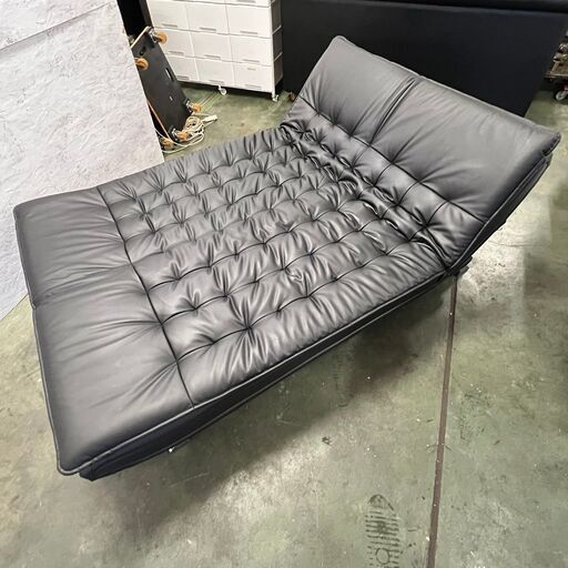 ニトリの人気のブラック合成皮革2人掛けソファ 電動リクライニング