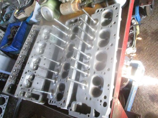 Mベンツ117-107エンジンシリンダーヘツト左右セツト販売15万より