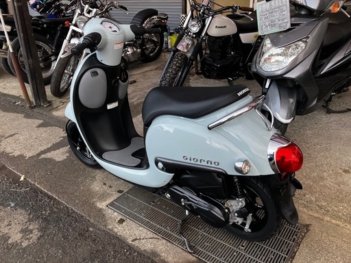 優れたエンジン。ホンダ AF34。バッテリーは新品。速いバイク。 非常に