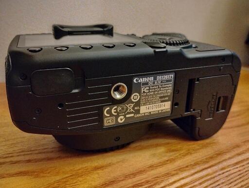 Canon 新品級一眼レフカメラ Canon EOS 7D ボディ キヤノン 一眼レフ