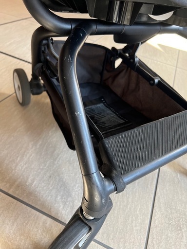 【美品】アップリカ ★ ベビーカー 背面対面式対応 ビスケット Biscuit コントラストグリーン 美品】アップリカ ☆ ベビーカー 背面対面式対応 ビスケット Biscuit