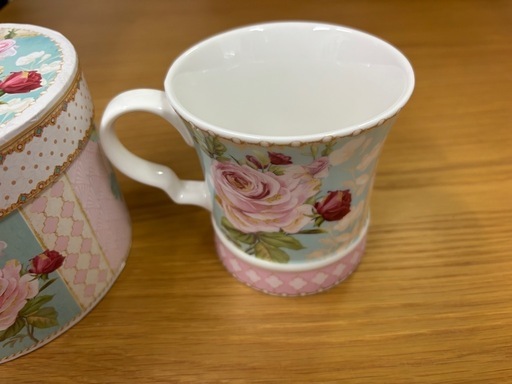 【ロイヤルアーデン】 ギフトボックス入り　マグカップ　小物入れ　ローズ　バラ　薔薇