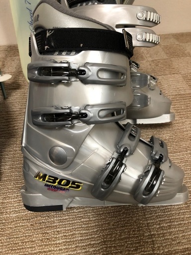 ATOMIC J2 スキー 150cm ビンディング付属　スキーブーツ　セット スキーセット150 ATOMIC J2 スキー 150cm ビンディング付属 スキー