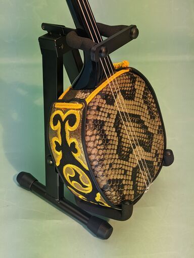 ヘビ皮沖縄三味線 （練習用）ケース付き 新品未使用』沖縄三線 人工皮