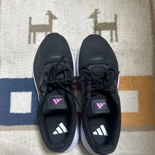 adidasスニーカー