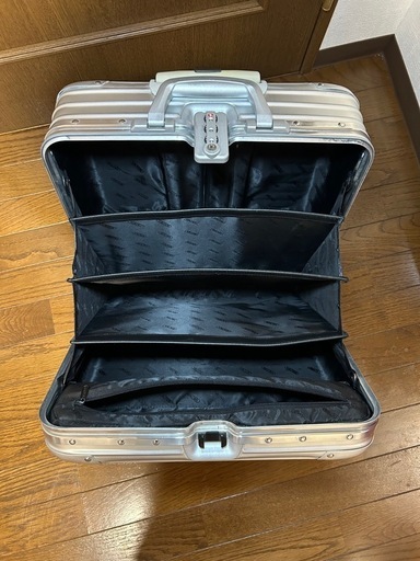 RIMOWA リモワ トパーズ ビジネストロリー 2輪 928.40 RIMOWA】【TOPAS】リモワ『トパーズ ビジネス トロリー 2輪 23L