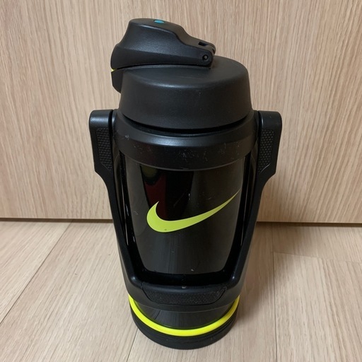 NIKE保冷専用水筒２リットル