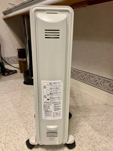 ★ジモティ割あり★ De'Longhi オイルヒーター 動作確認／クリーニング済み TC1353 ☆ジモティ割あり☆ De'Longhi オイルヒーター 動作確認／クリーニング