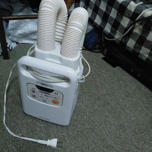 アイリスオーヤマ布団乾燥機ダニ退治できます。電気毛布がわりに布団暖めます