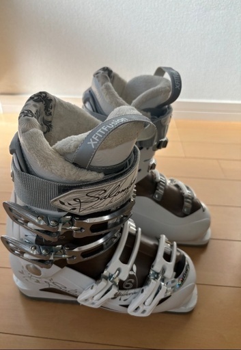 SALOMON 女性用スキー靴 Fusion Advanced ホワイト スキー ブーツ