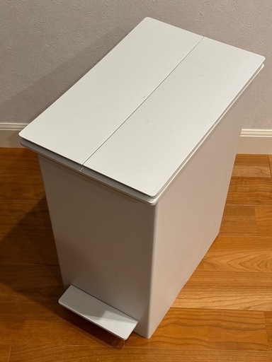MUJI 無印良品　再生ポリプロピレン入り　ペダル式ダストボックス　両開きフタ付き