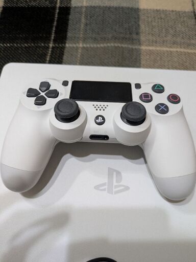 PlayStation 4 Monster Hunter: World Starter Pack (Glacier White 