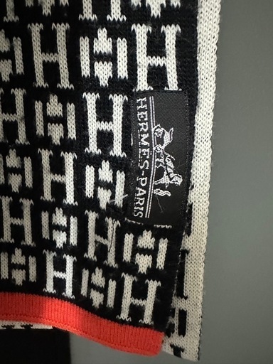 HERMES Hロゴマフラー ホワイト/ブラック/オレンジ HERMES Hロゴマフラー ホワイト/ブラック/オレンジ HERMES Hロゴ