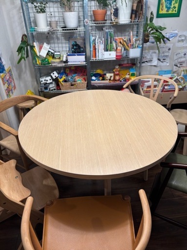 美品】ラウンドダイニングテーブル 美品 使用期間3ヶ月！ラウンド