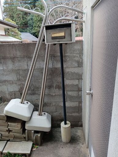 引っ越しの為、大至急。外側の郵便ポストなど