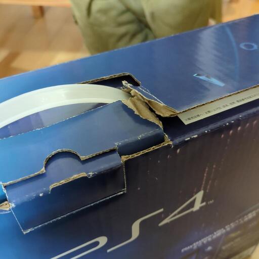 PS4 初期型　CUH-1000A PS4 初期型 CUH-1000A 2021年最新】新型PS4のスペック・価格の違い比較