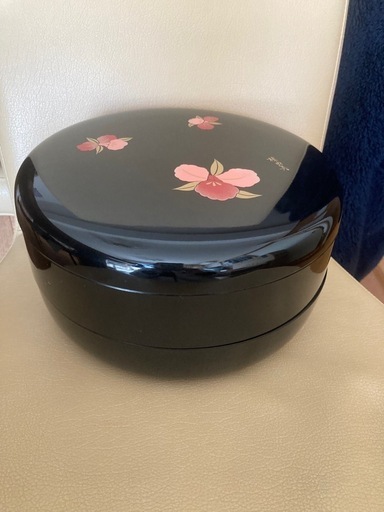 桂由美　　2段漆塗りお重箱