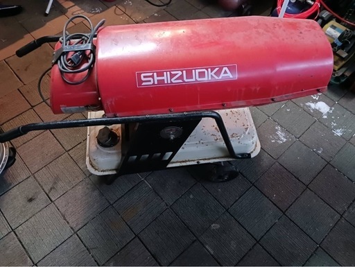 リサイクルショップどりーむ荒田店】 6232 オイルヒーター De'Longhi