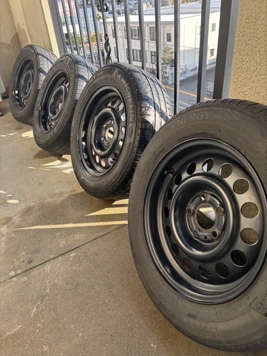 ボルボV70 純正15インチ 6スポーク5穴ホイールセットスタットレス