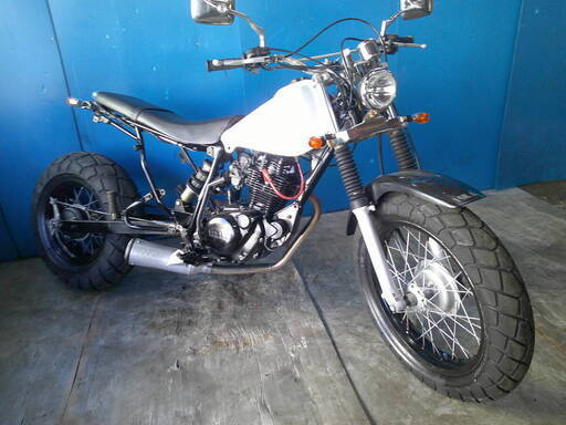 YAMAHA TW200-2 白 エンジン始動確認 自賠責保険で乗れます 半額配送キャンペーン 期間限定 現状渡し諸経費￥0- 横浜 P-Yard YAMAHA TW200 白 エンジン始動確認 自賠責保険で乗れます 半額配送