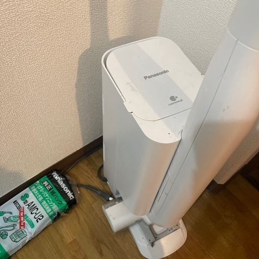パナソニック nanoeX 2022年製 掃除機 AVA79V-0A おまけの紙パック付き