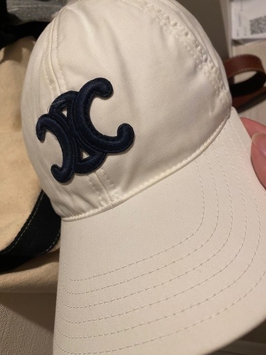セリーヌ キャップ 白 イニシャル ベースボールキャップ / コットン