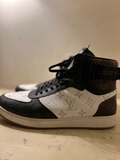 ルイヴィトン] リヴォリライン モノグラム ハイカット スニーカー