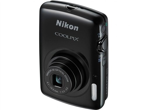 【新品】デジカメ　ニコン COOLPIX S01
