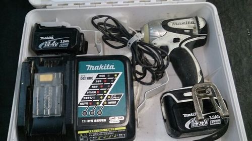 充電式ドライバーです。