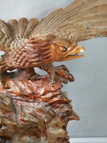 鷹！？の置物！！ | noonanwaste.com