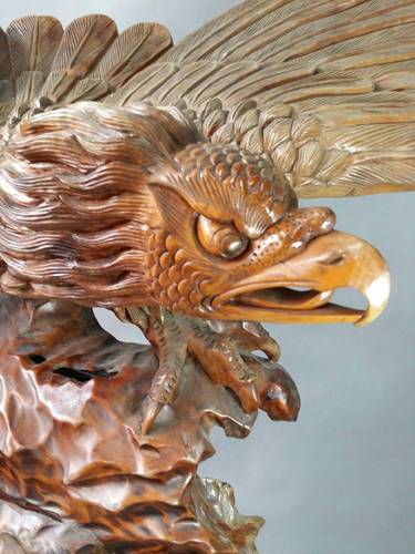 鷹！？の置物！！ | noonanwaste.com