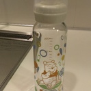 Combi コンビ クマのプーさんの哺乳瓶(ガラス)