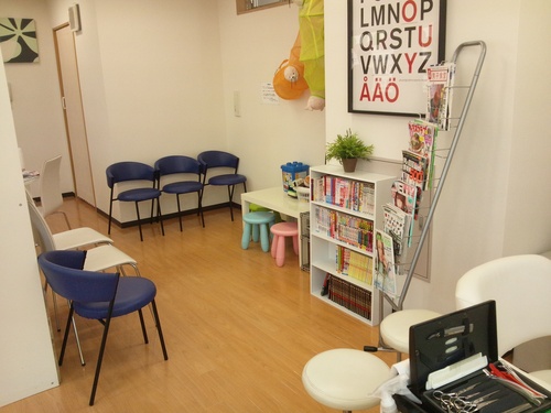 カット専門店 Aアルファ 1000円カットのお店です 美容師 理容師急募 まゆ 川崎の美容師の正社員の求人情報 有 タテノ ジモティー