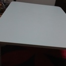 白のシンプル座卓