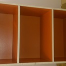 オレンジ色３段ボックス