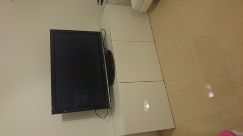 IKEAの白いテレビボード☆鏡面☆使用歴半年☆